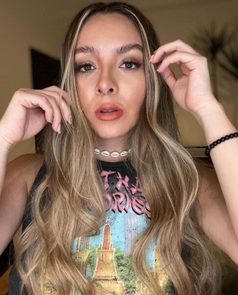 Alba es una de las participantes LGBT de acapulco shore