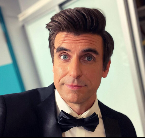 barnes cooper actores sospechaste ser gay disney channel nickelodeon