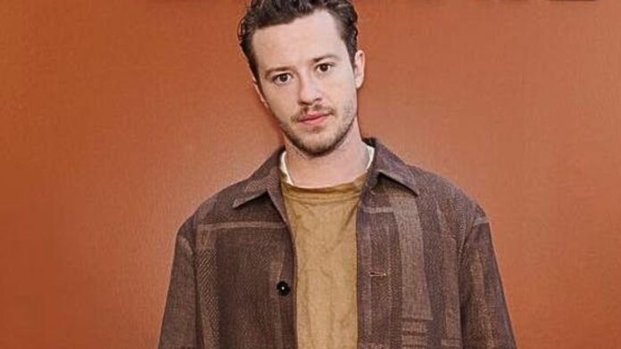 joseph quinn galería fotos evolución actor videos