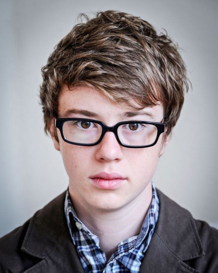 joseph quinn fotos evolución stranger things