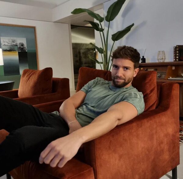 Pablo alborán mi bebito fiu fiu gay