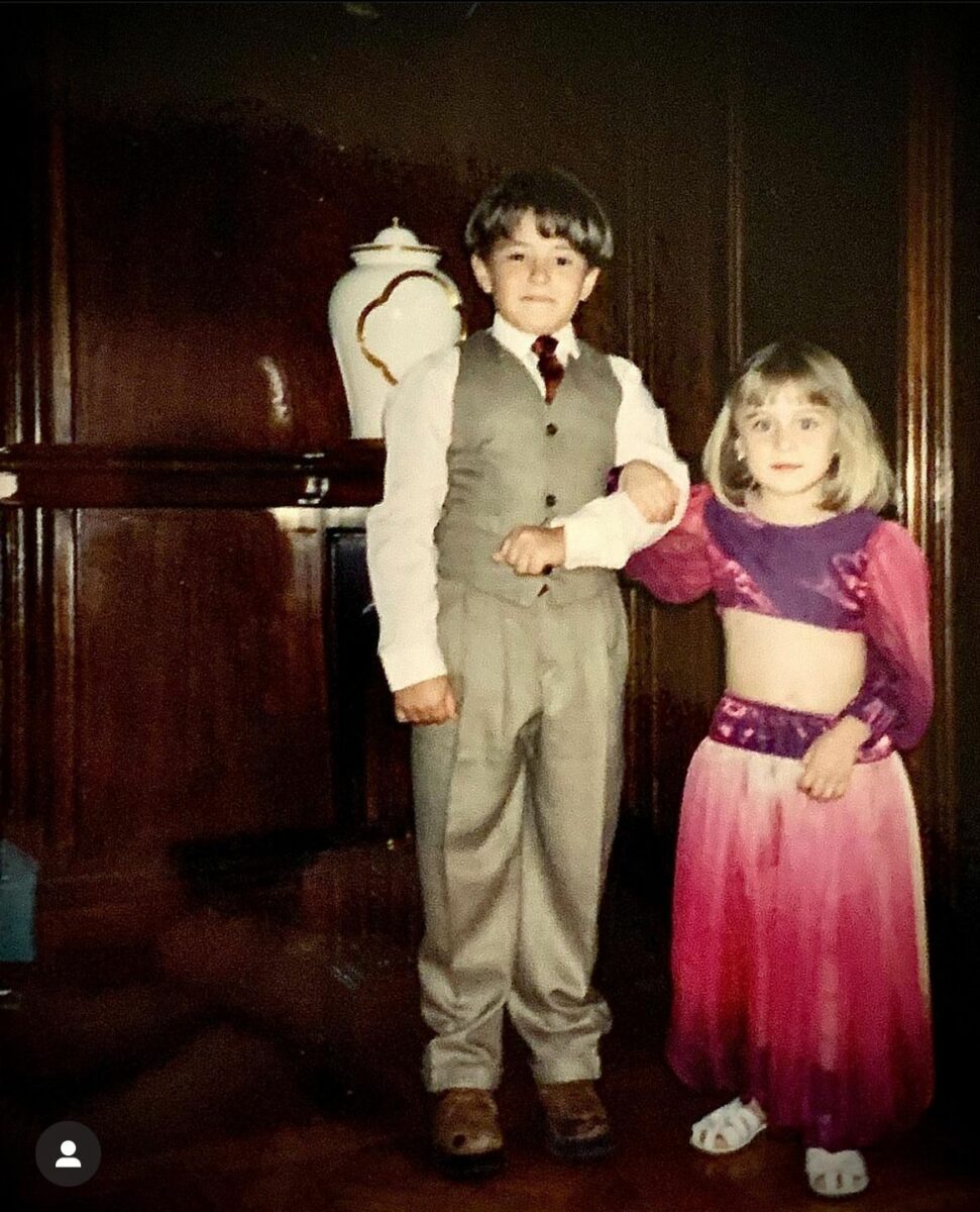 Carlitos de La Usurpadora de niño