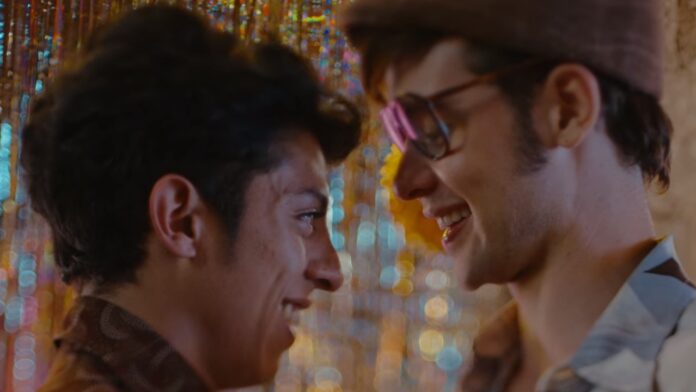 Series películas colombianas gay la primera vez