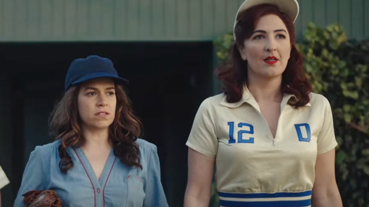 a league of their own personajes lgbt serie amazon 2022