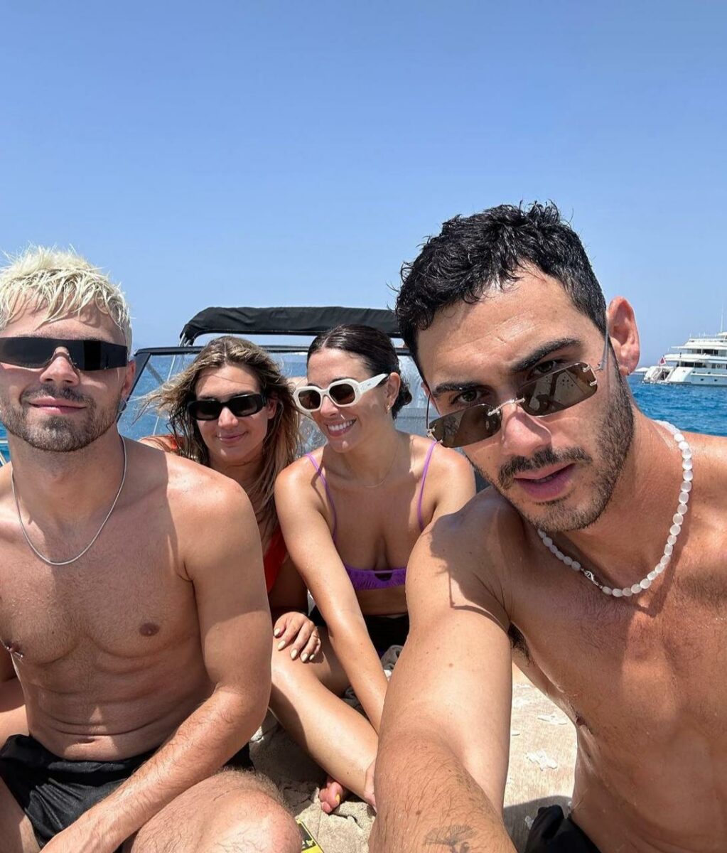 Alejandro Speitzer en Ibiza con Blanca Suárez y Javier Mogarde