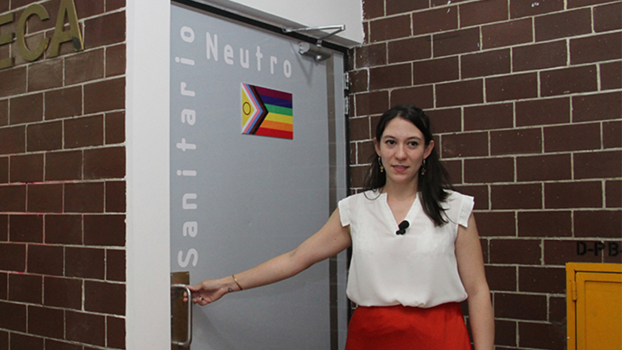 facultad de química UNAM primer baño neutro paulina trápaga