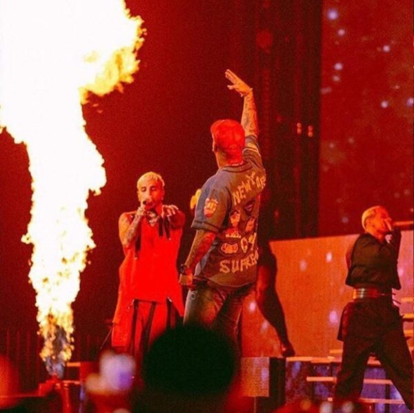 Nigel O'brian bailando bad bunny bailarin