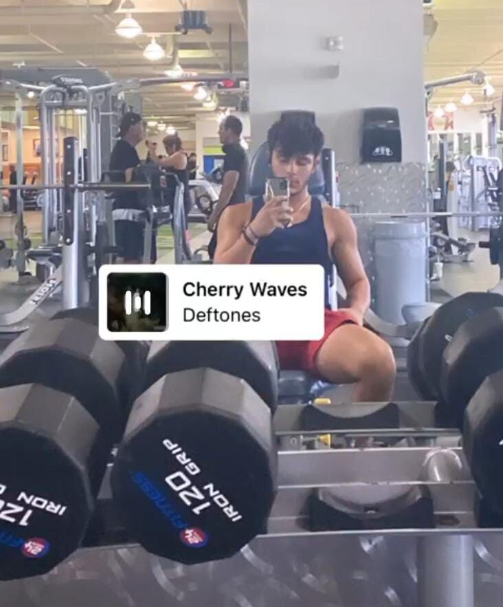 xander bigote y barba