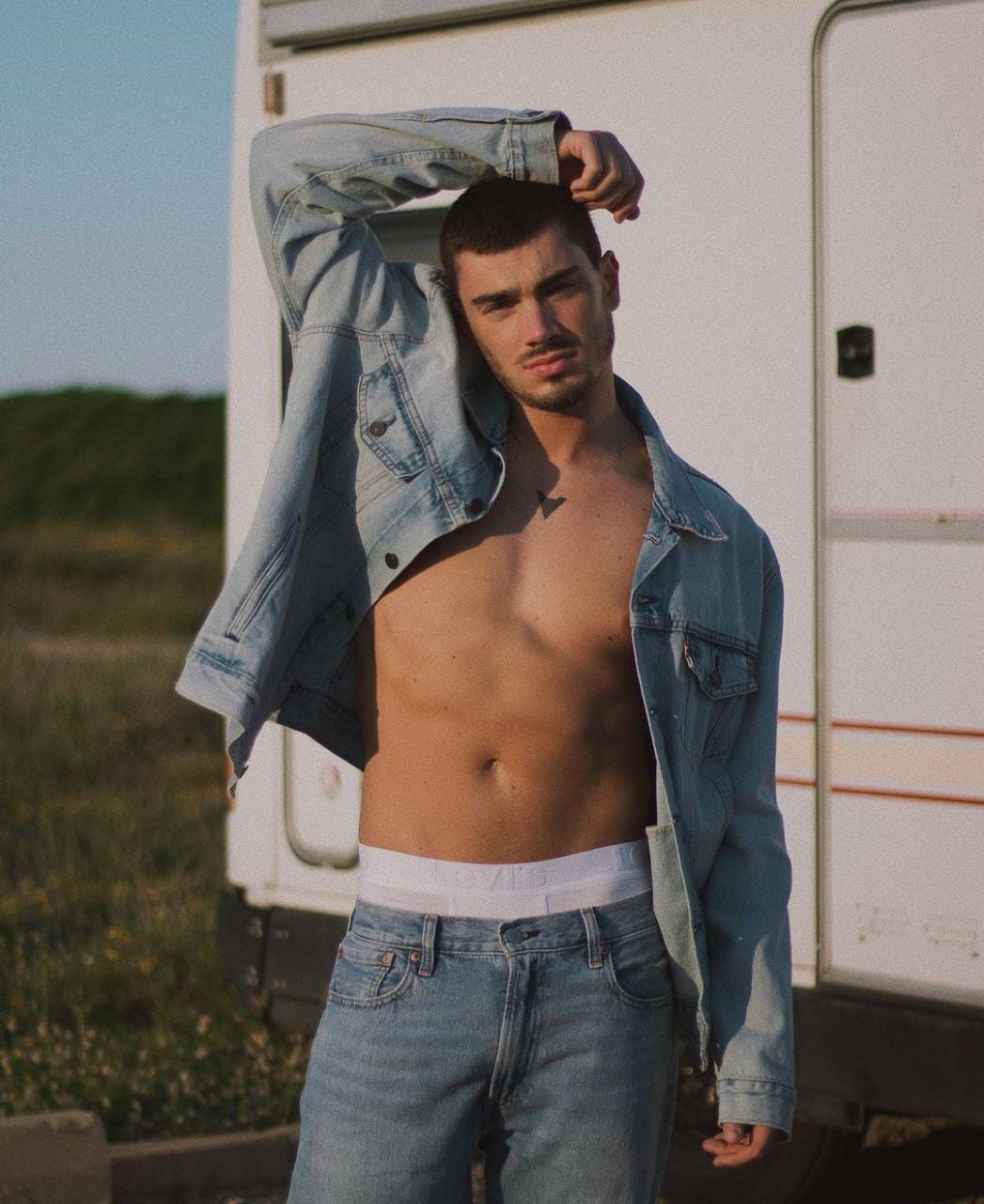 Apolo Planet modelo netfilx