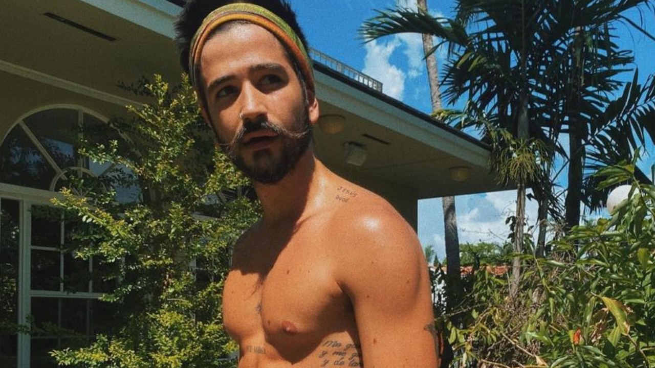 camilo-sin-playera-transformacion-fisica-abdomen-final-cuerpo Esta ha sido la transformación en el cuerpo del cantante Camilo