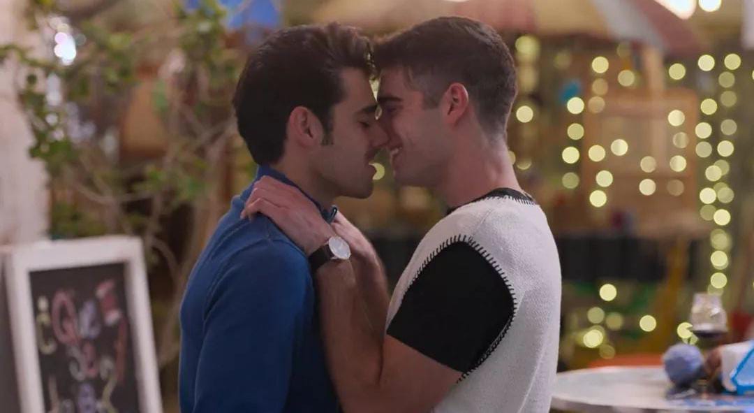 Daniel Gama Moreno actor de Donde hubo fuego y Nahuel Escobar beso