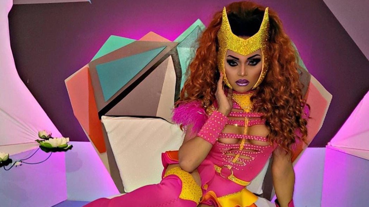 drag-latina-reality-show-estreno-trailer-participantes-jueces Vicky Chavarría es una de las participantes del reality Drag Latina Estreno