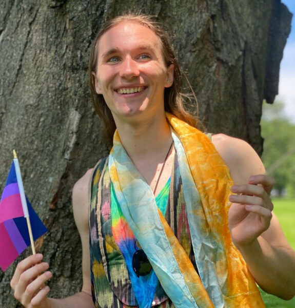 famosos bisexuales Sawyer Fredericks salir del clóset