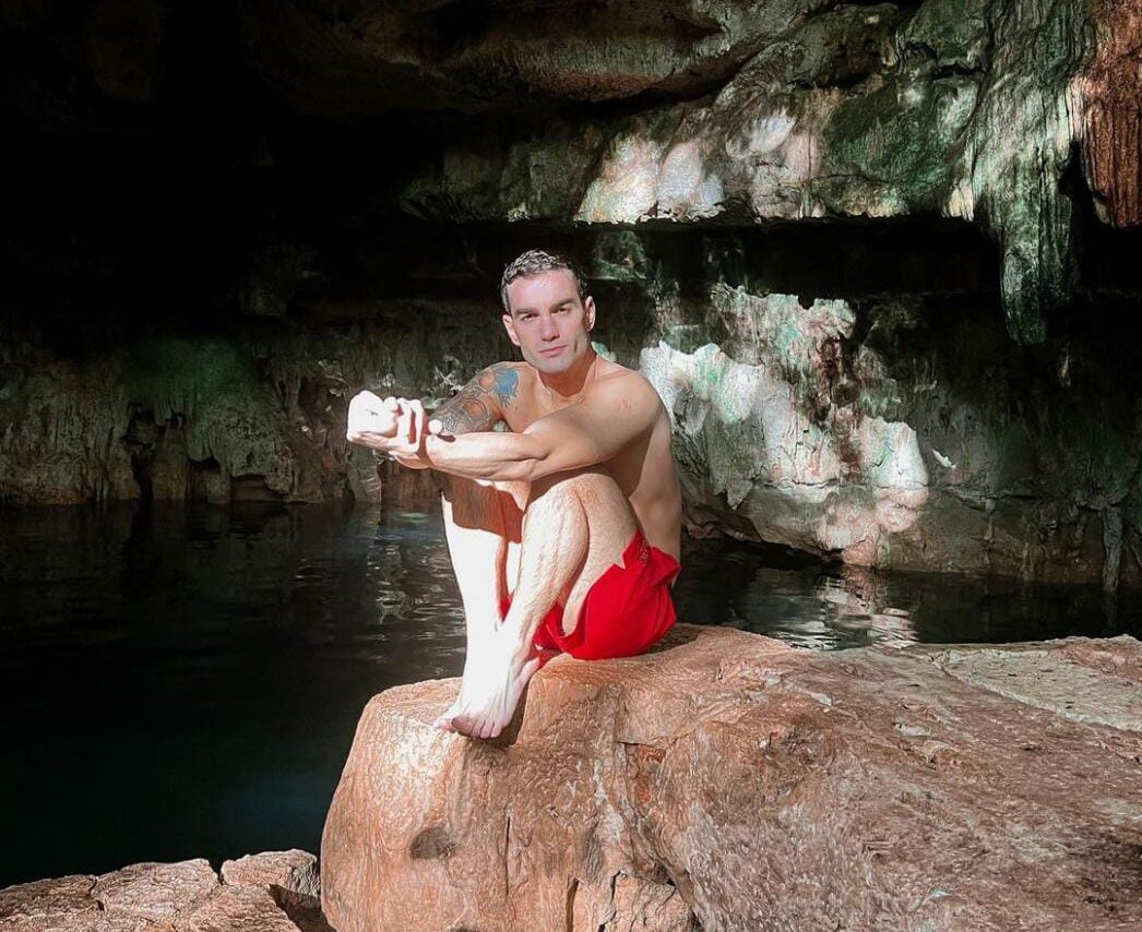 Luis Lauro en cenote