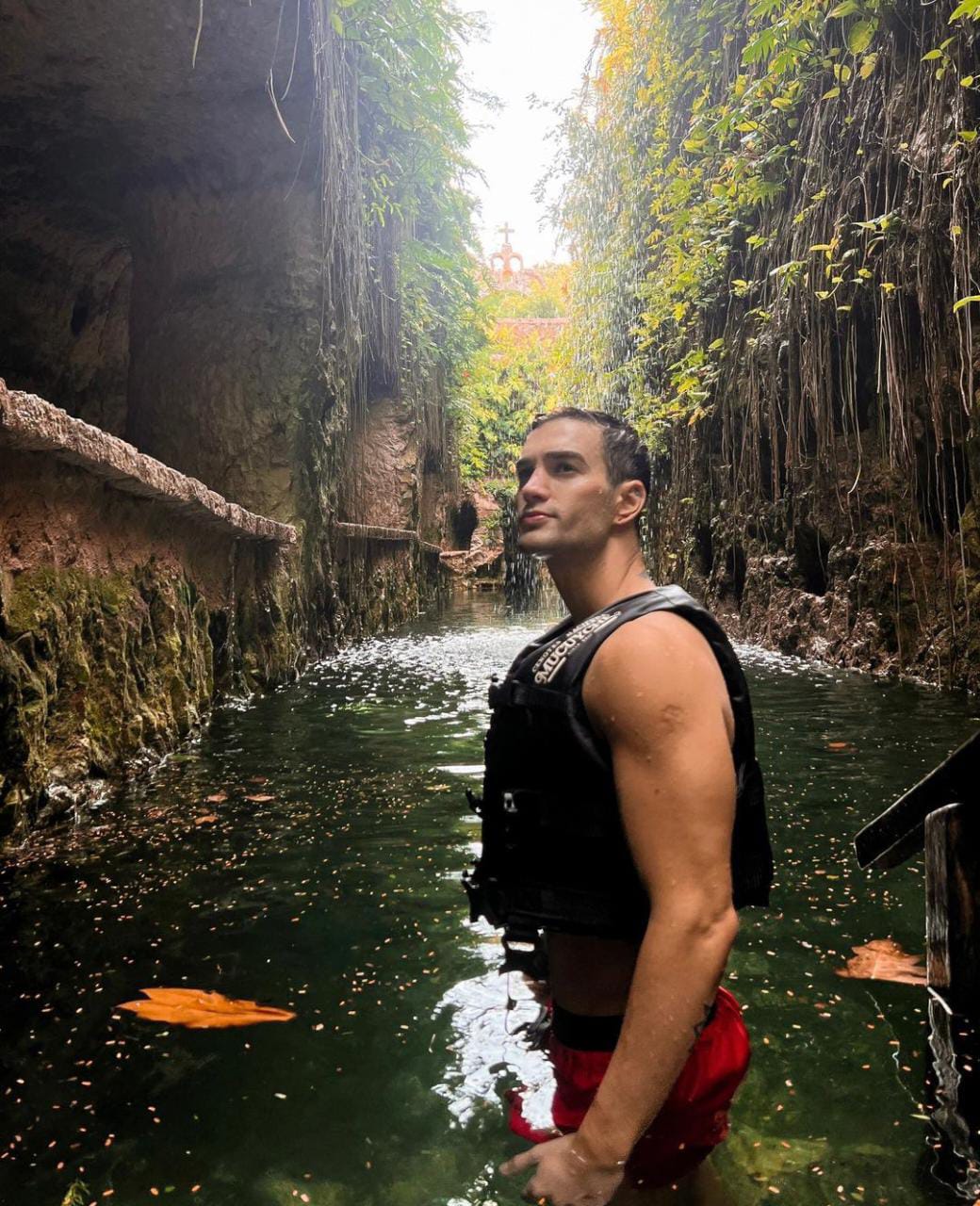 Luis Lauro en Cenotes Mucuyché
