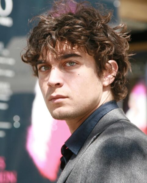 Riccardo Scamarcio actores personaje italianos gay