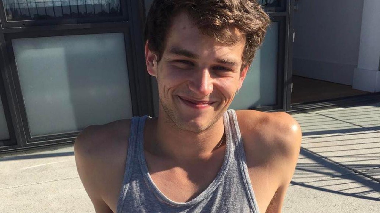 Brandon Flynn es uno de los actores de Hellraiser LGBT+ actrices