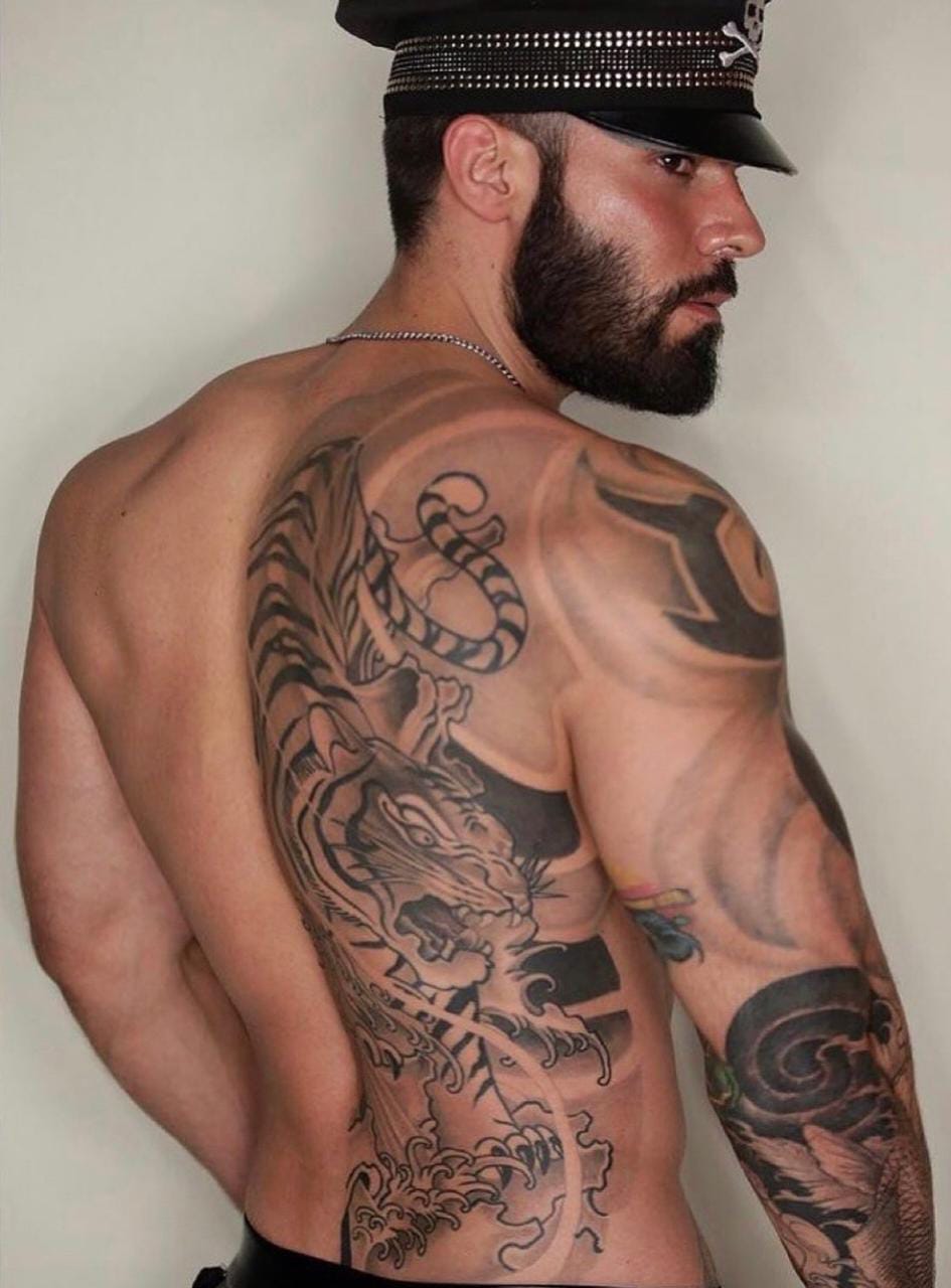 Dadvian Esparza veneno 