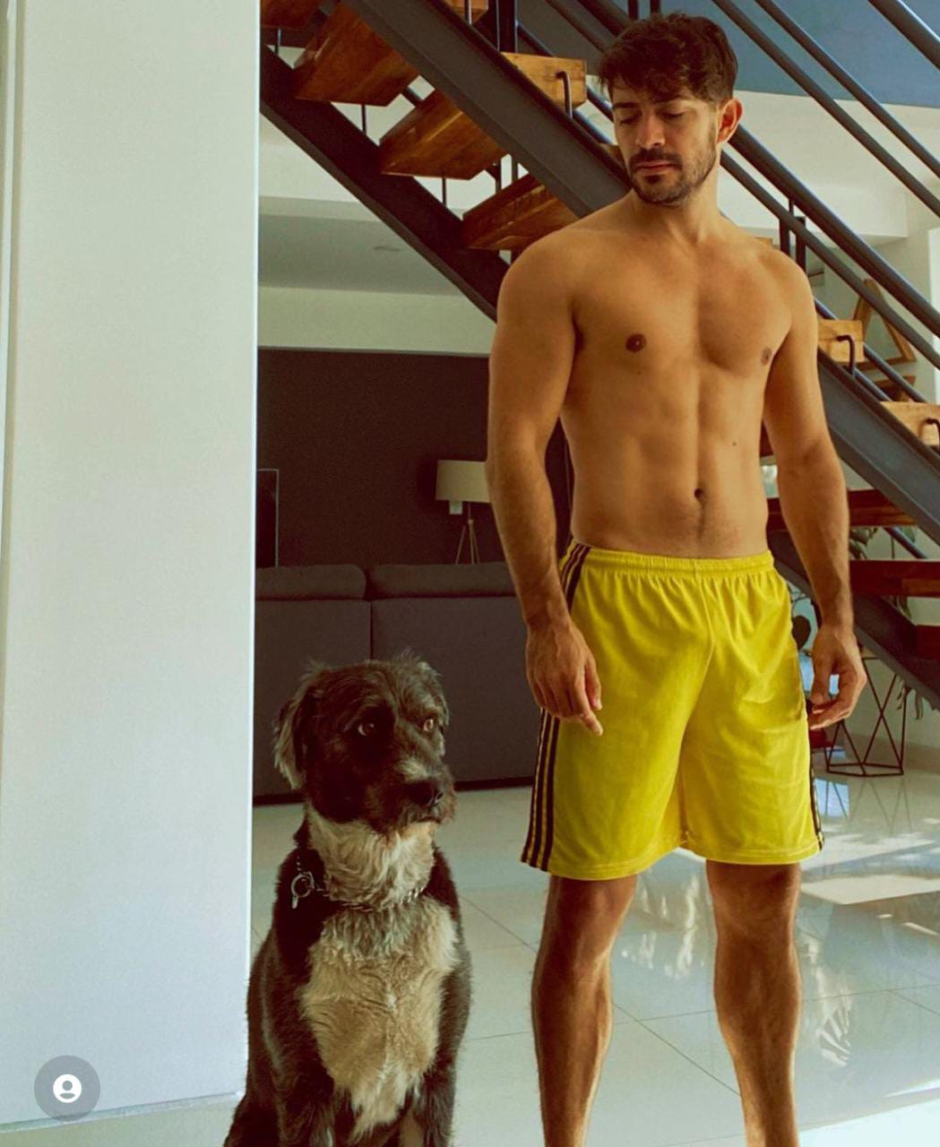 Diego alfonso junto a su perro Lorenzo