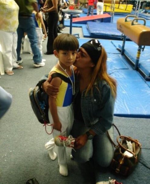 Diana Suazo es la mamá de Donovan Carrillo y lo ha apoyado.