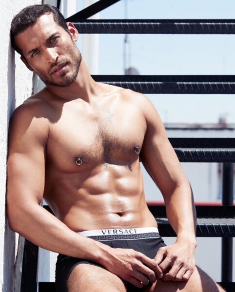 Édgar Vittorino famosos latinos gay bisexuales mostrado todo