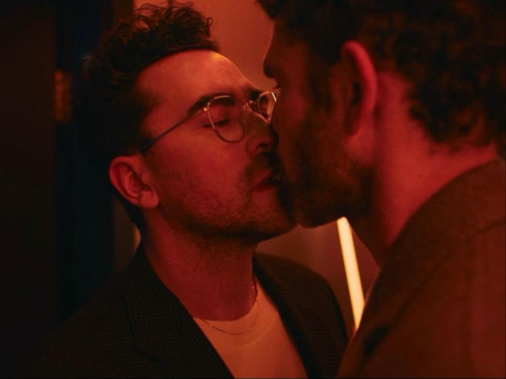 Dan Levy actor beso gay good grief