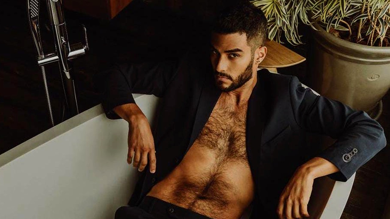 Hugo Catalán es un actor mexicano que aparece en la película gay Háblame de ti con su personaje Marco