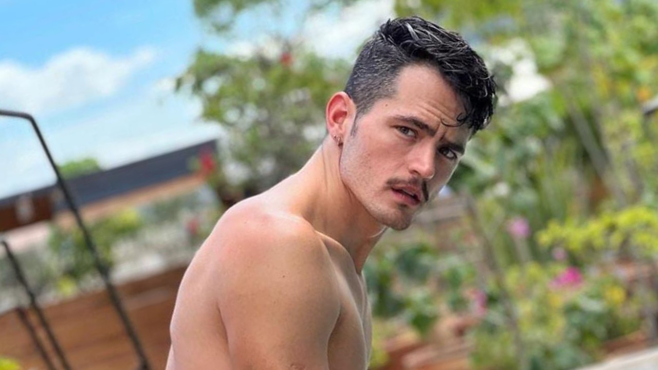 martin-barba-alberca-traje-de-bano-portada-1 Martín Barba fotos en traje de baño alberca puerto escondido oaxaca