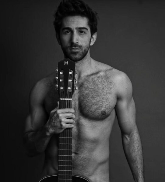 Rodrigo Negrini subió esta foto a Instagram famosos mostrado todo gay