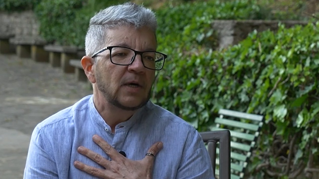 Esta es la historia de Ruan, un hombre trans que en su juventud fue monja.