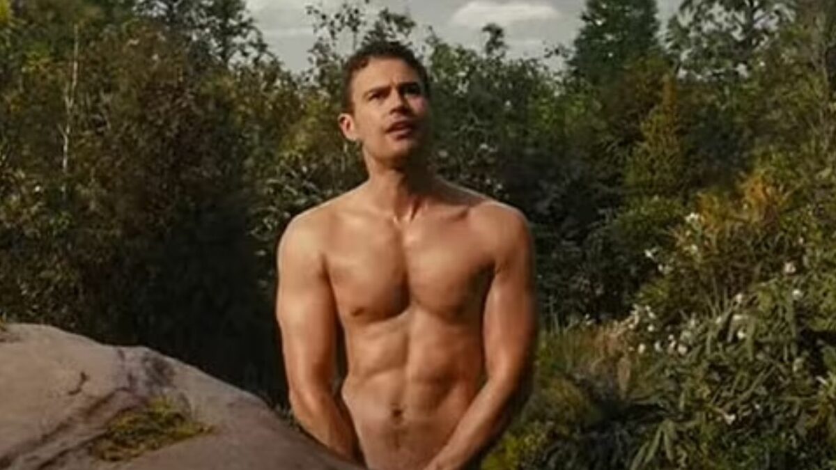 Theo James sin ropa The White Lotus 2 escena the gentlemen
