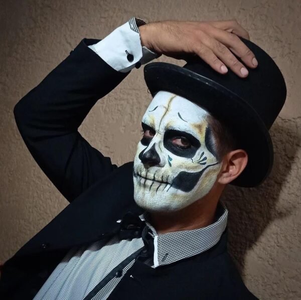 maquillados con sombrero