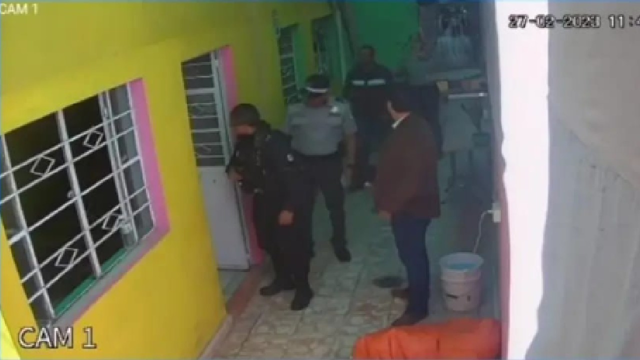 Centro de Atención Vive Aguascalientes CAVA refugio LGBT VIH policia armada