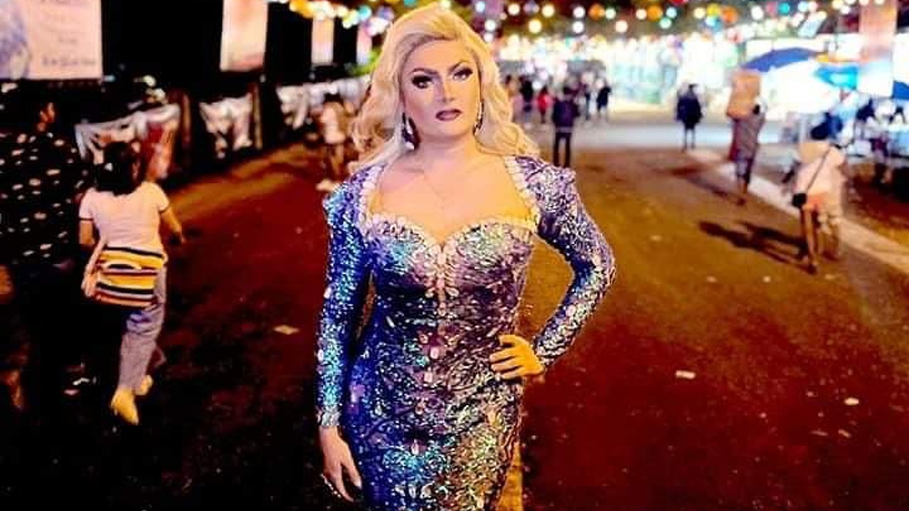 Mónika Braka es la drag a la que muchos niños y niñas confundieron con Elsa de Frozen.