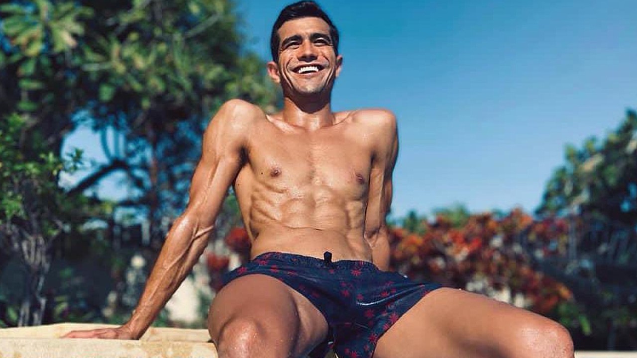 eugenio-rubio-loza-alberca-fotos-sin-playera Eugenio Rubio Loza fotos en alberca actor