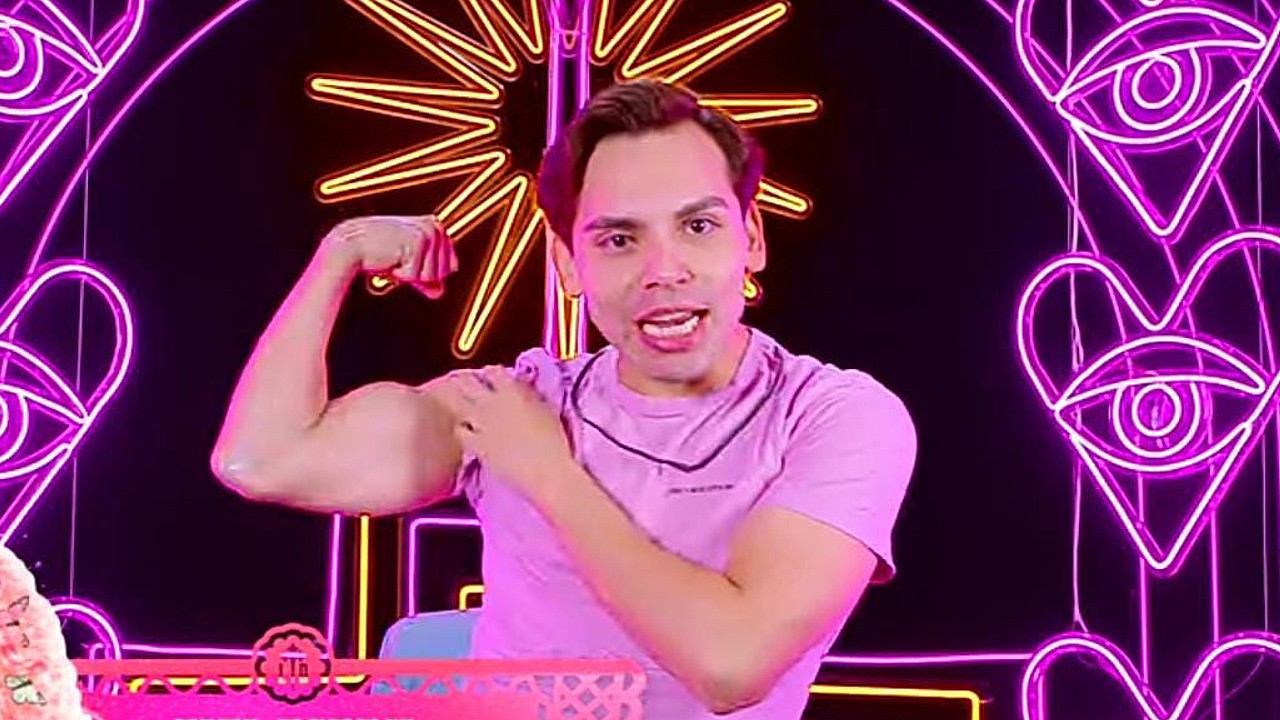 fifi-estah-la-mas-draga-5-brazos-musculos Fifí Estah de La Más draga (LMD) 5 bíceps