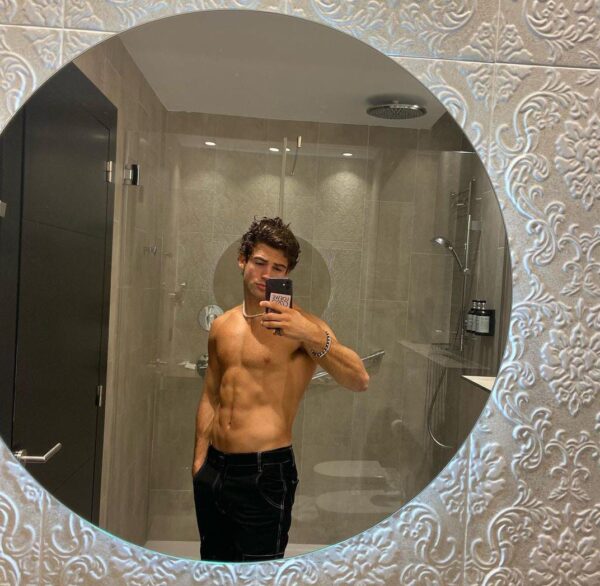 Jason Fernández cuerpo del actor