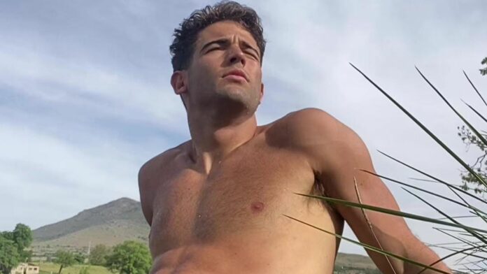Jason Fernández actor fotos Extraña forma de vida rutina de ejercicio triatlón