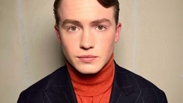 Kit Connor salió del clóset bisexual Nick Nelson presión fans Heartstopper