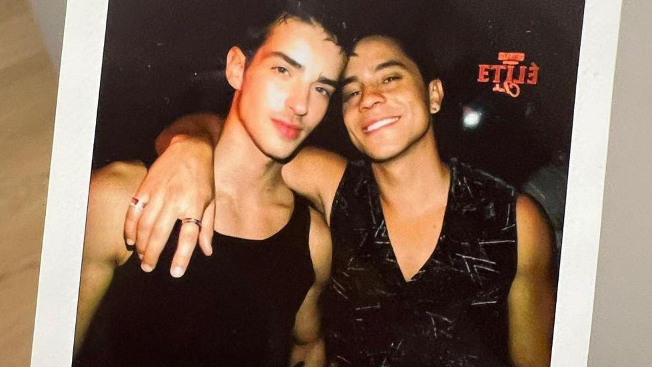 Manu Ríos y André Lamoglia de élite 6 beso promocional foto