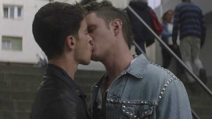 Manu Ríos celebridades besos joan pedrola la edad de la ira