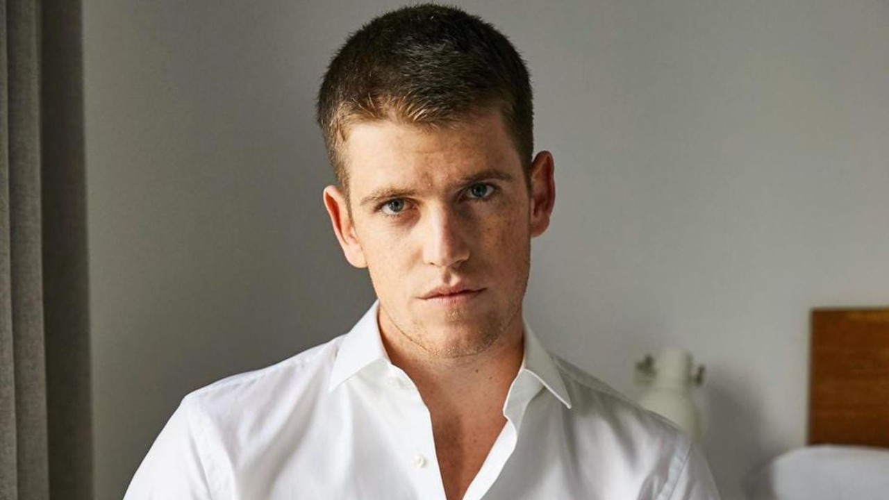 Miguel Bernardeau sexualidad y pareja actor personaje gay en serie 1899.