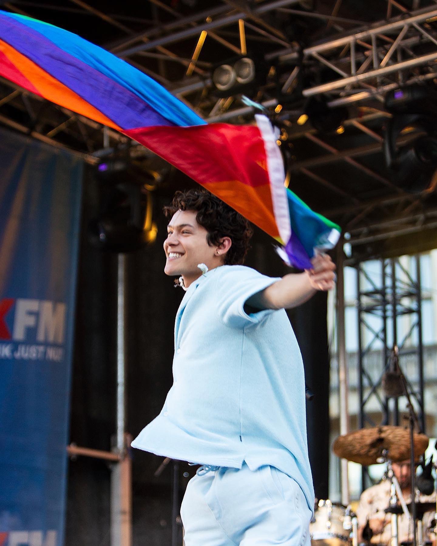 omar rudberg lgbt bandera fotos evolución simon yr