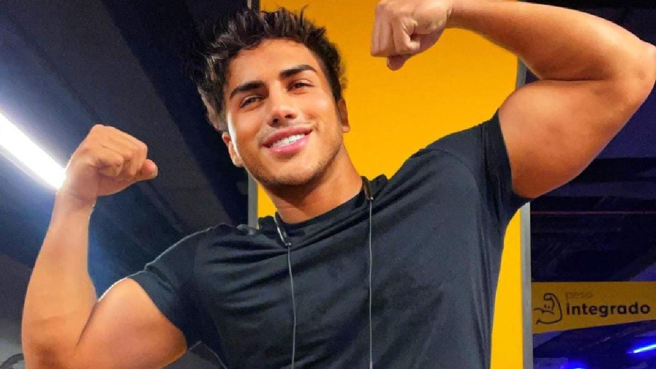 rudy-reyes-foto-gimnasio-shorts Rudy Reyes fuera de drag la más draga shorts