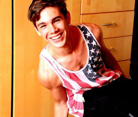 Carlos Cuevas antes de la fama 2011 fotos