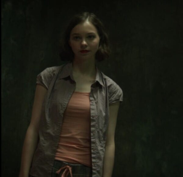 actriz en Girl in the basement