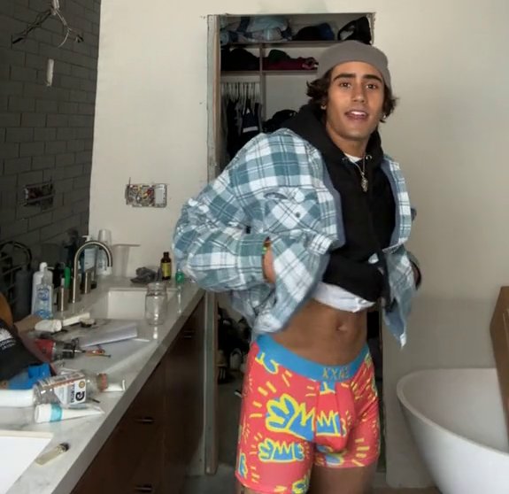 Michael Cimino en ropa interior