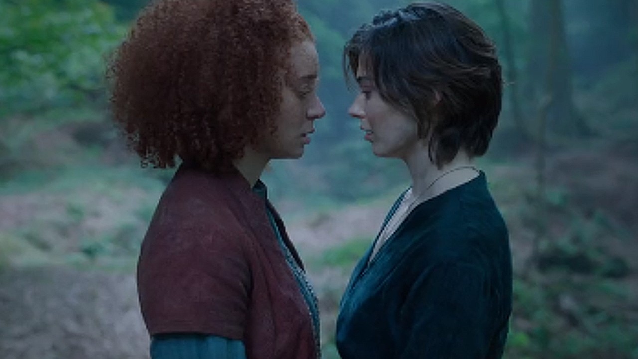 willow-romance-lgbt-queer-lesbianas-ruby-cruz-erin-kellyman Willow serie disney+ lesbianas queer pareja erin kellyman ruby cruz