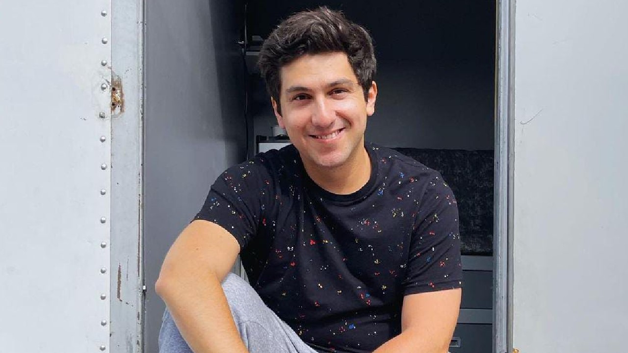 jerry-velazquez-con-lugar-actor-gay-biografia Jerry Velázquez biografía del actor gay de Con lugar