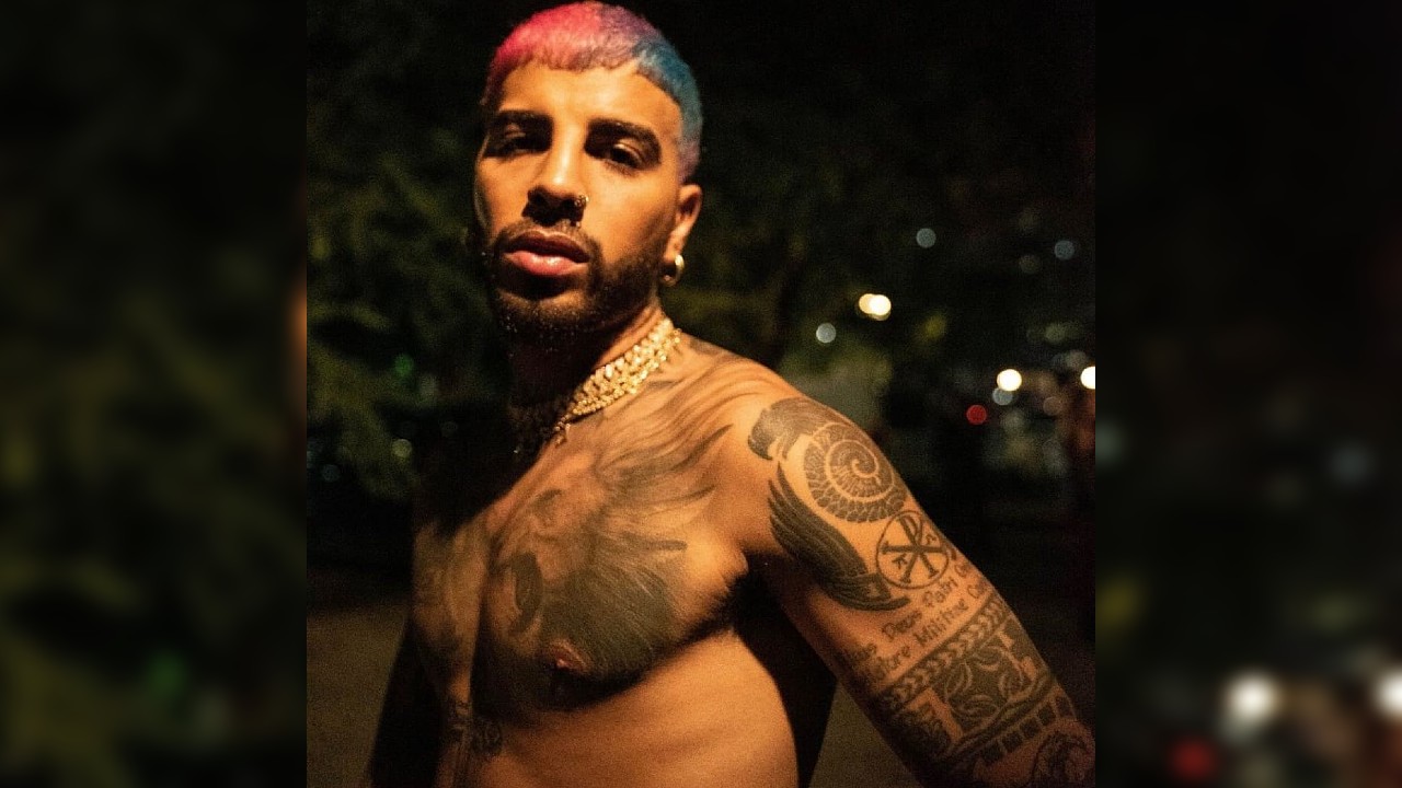 Rauw Alejandro en Sky Rojo 3 actor cantante biografía pareja